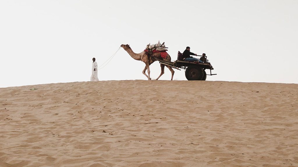jaisalmer sand dunes | udaipur taxi services